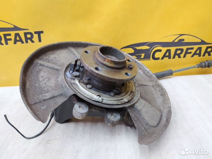 Кулак задний правый Bmw 7 E65 N62B44 2002