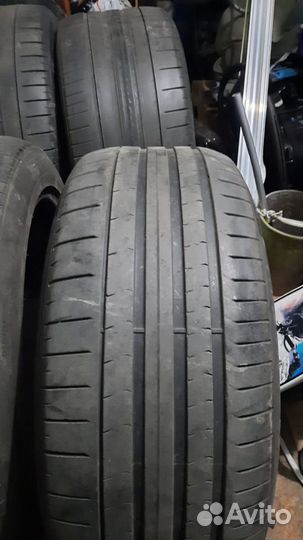 Pirelli P Zero 275/45 R21 и 315/40 R21