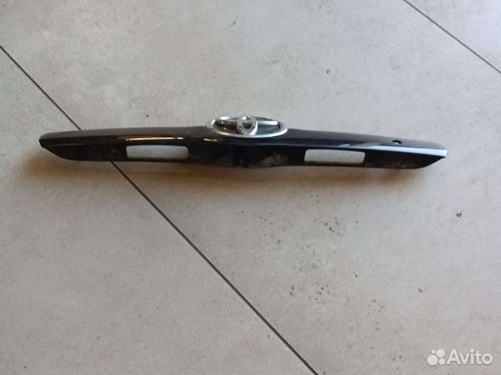 Накладка крышки багажника Toyota Camry 40 06-11 гв