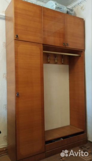 Шкаф
