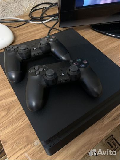 Продам ps4 на 1т