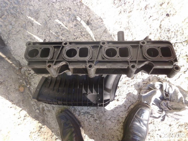 Впускной коллектор от Мерседес Е-200CDI.2148куб