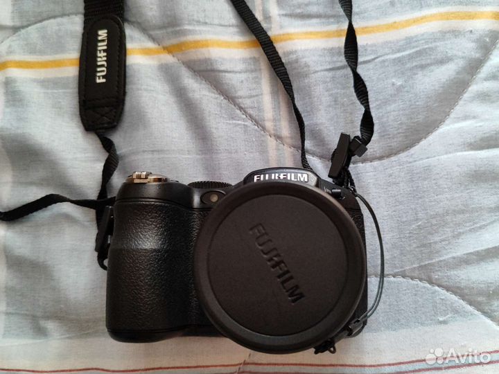 Fuji film s1800 Зеркальный фотоаппарат