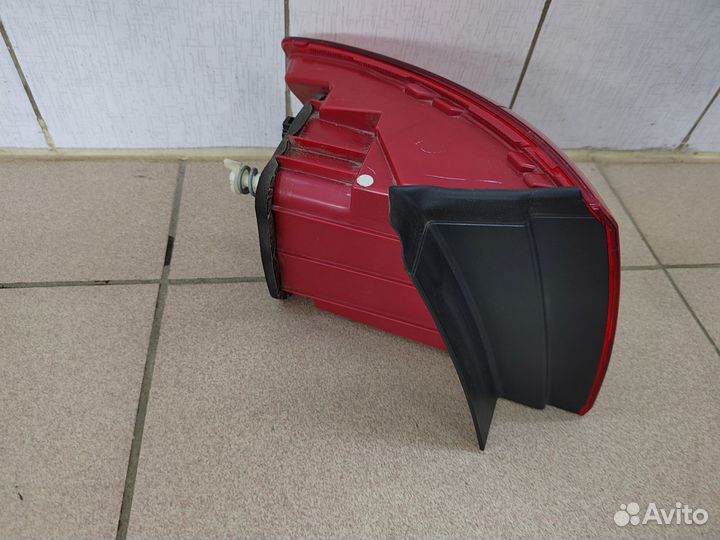 Фонарь правый наружный VW Jetta 6 дорест