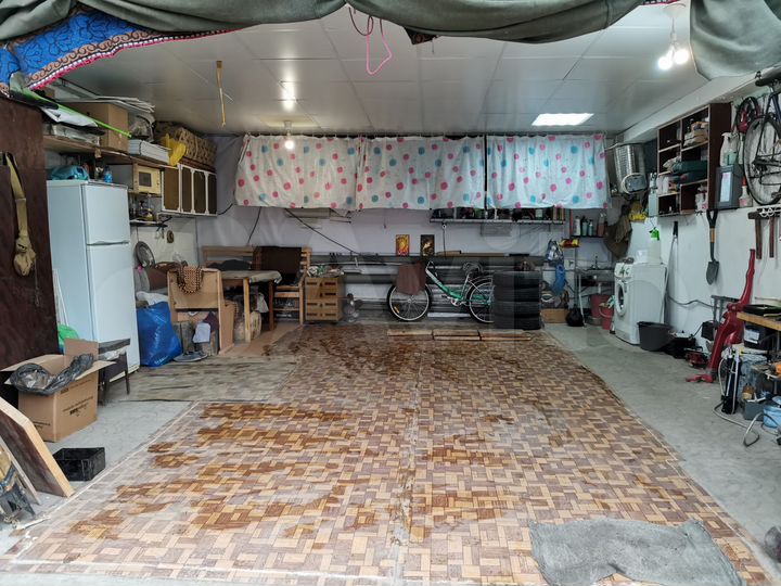 Гараж, > 30 м²