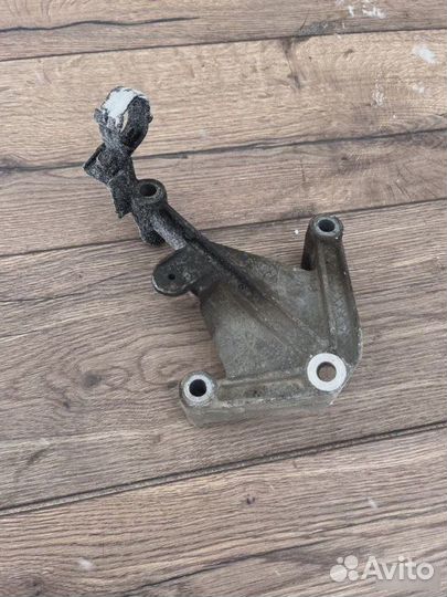 Кронштейн двигателя Renault Kangoo 1.4