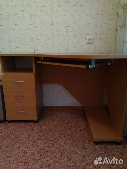 Компьютерный стол угловой