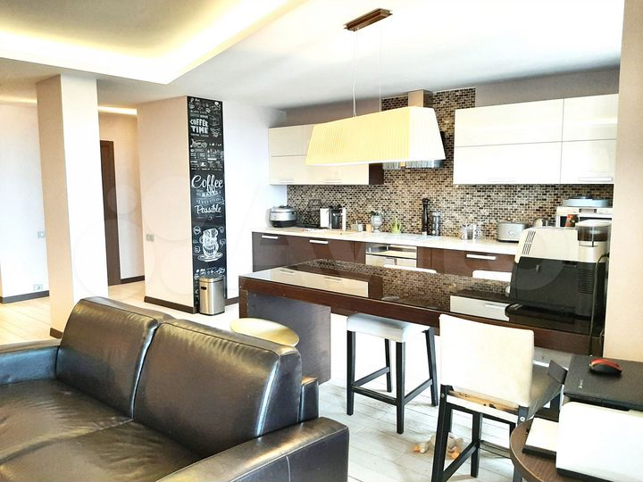 4-к. квартира, 130 м², 21/23 эт.