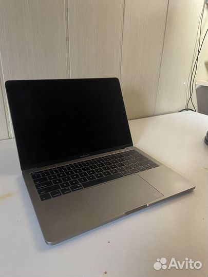MacBook Pro 13 2017 8/128