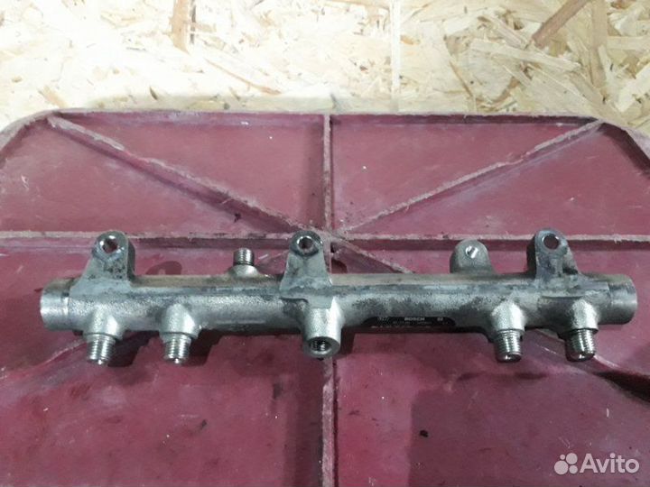 Топливная рейка (форсунки) Iveco Daily 35S11 2.8