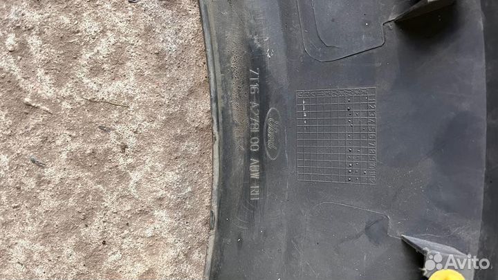 Накладка крыла задняя правая Ford Transit