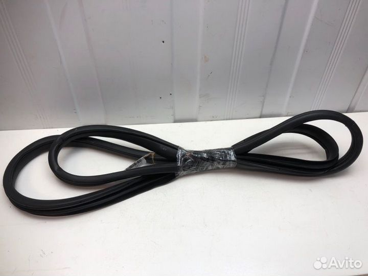 Уплотнитель проема двери задний левый Mazda 6