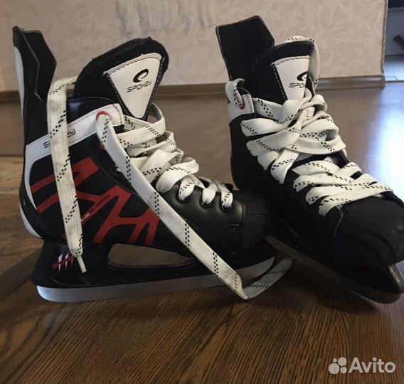 Коньки хоккейные