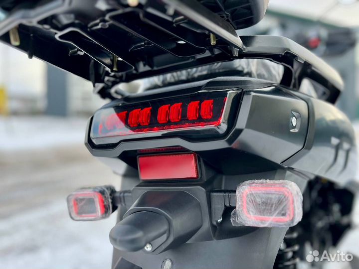 Скутер бензиновый Tank