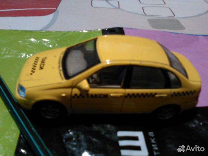 Модель авто Лада Калина, металл,двери открываются