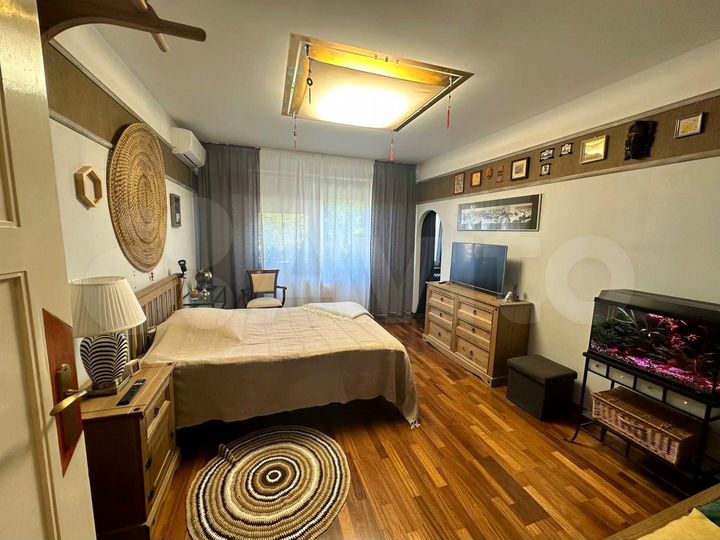 3-к. квартира, 80 м², 2/4 эт.