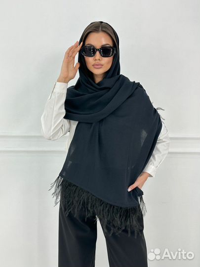 Палантин платок шаль с перьями черный