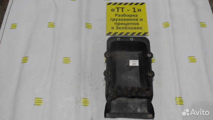 Крышка электро разьемов renault 420.24 6Х2 S premi