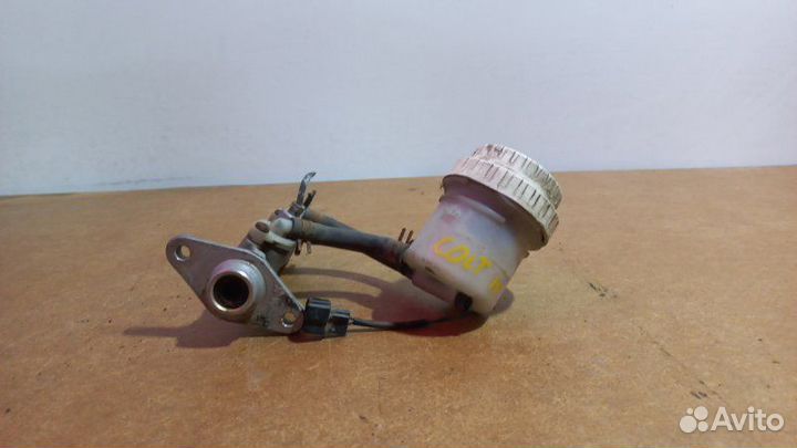 Главный тормозной цилиндр Mitsubishi Colt CJ