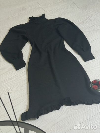 Платье черное теплое