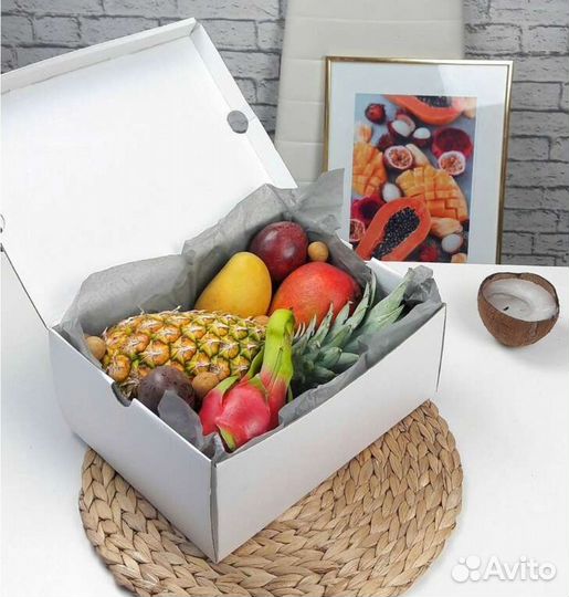 Корзина с экзотикой и ягодой, Экзотический набор