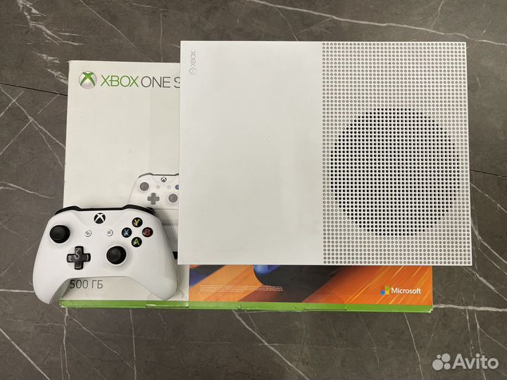 Xbox One S (500 gb)