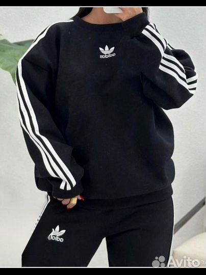 Женский спортивный костюм Adidas