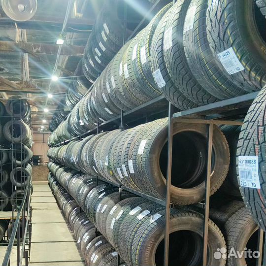 Pirelli P Zero PZ4 255/40 R21 102V