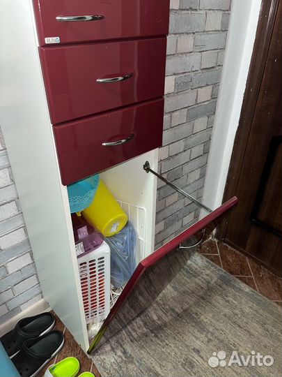 Шкаф пенал для ванной бу с корзиной