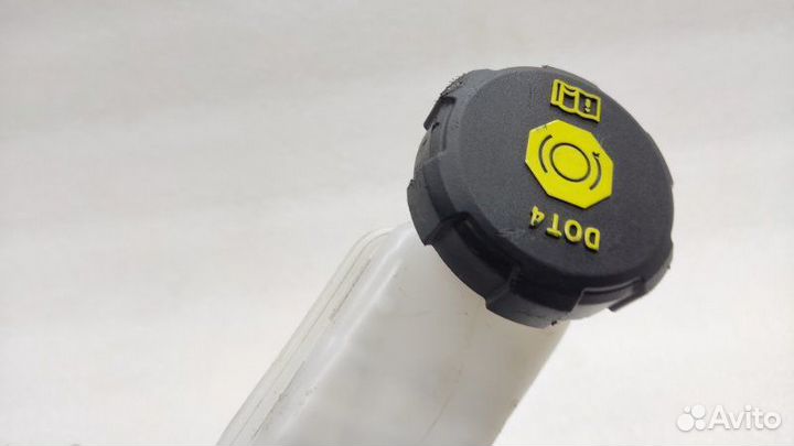 Бачок тормозной жидкости Hyundai Tucson NX4 D4FE