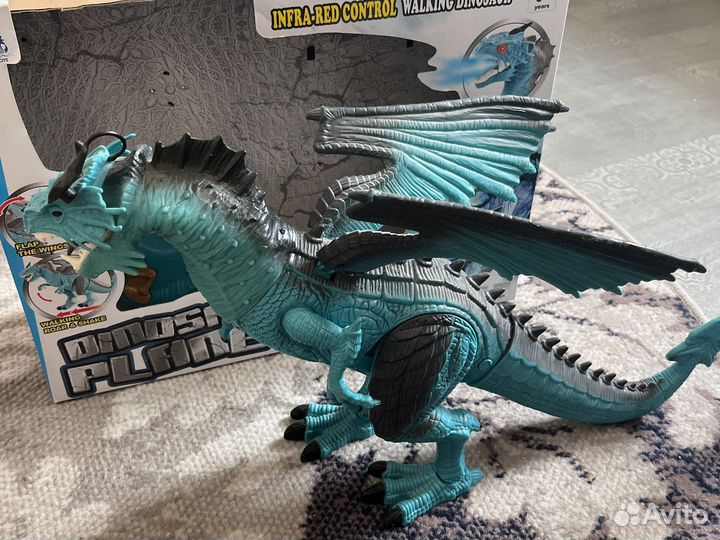 Динозавр на пульту