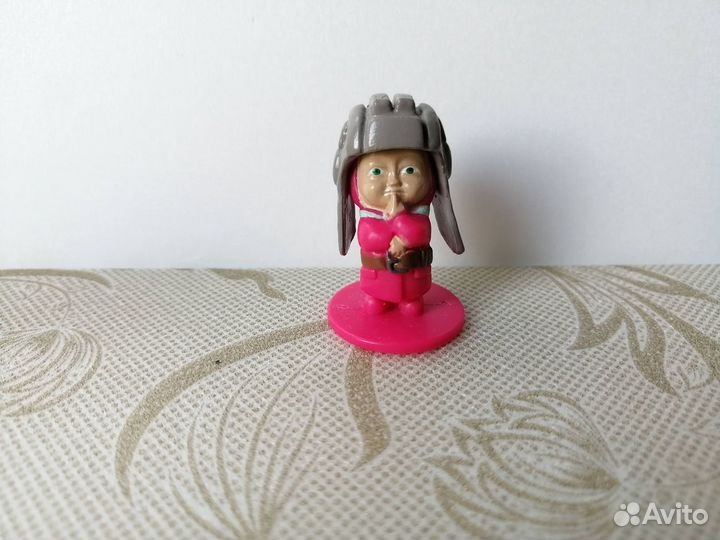 Киндер сюрприз - маша и медведь без вкладыша.разны