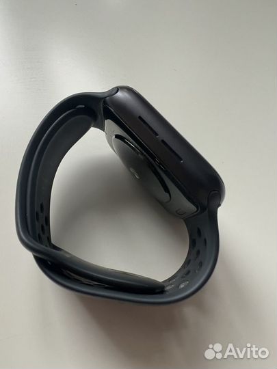 Apple Watch SE 44mm Nike, меньше 6 месяцев б/у