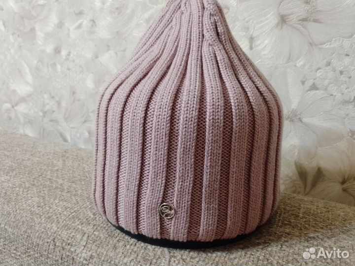 Шапка женская вязаная