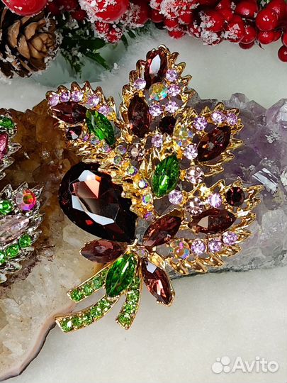 Брошь веточка