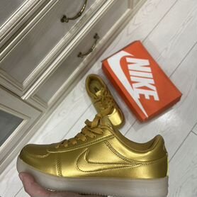 Кроссовки nike женские