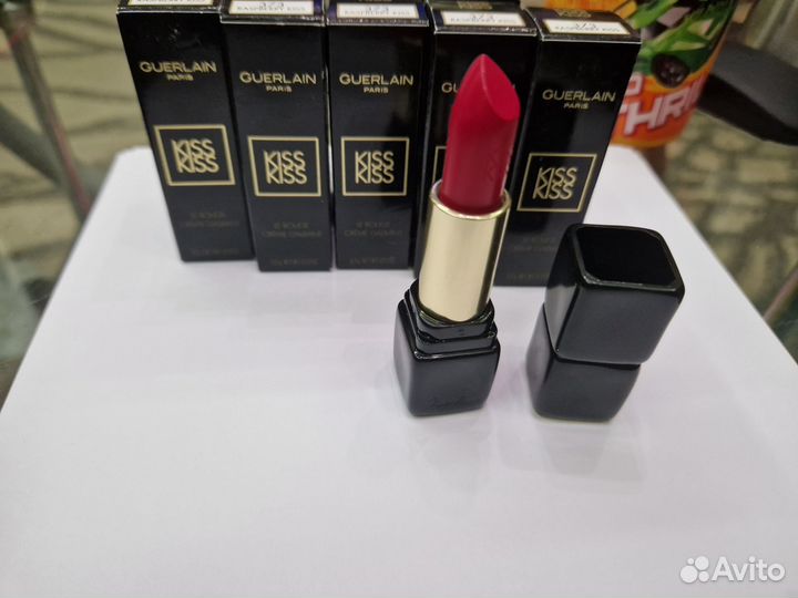 Помада guerlain kiss kiss