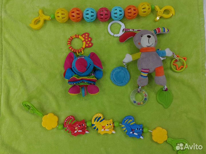 Игрушки на коляску/кроватку/автокресло