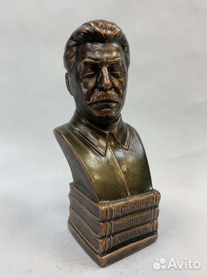 Бюст Иосифа Виссарионовича Сталина