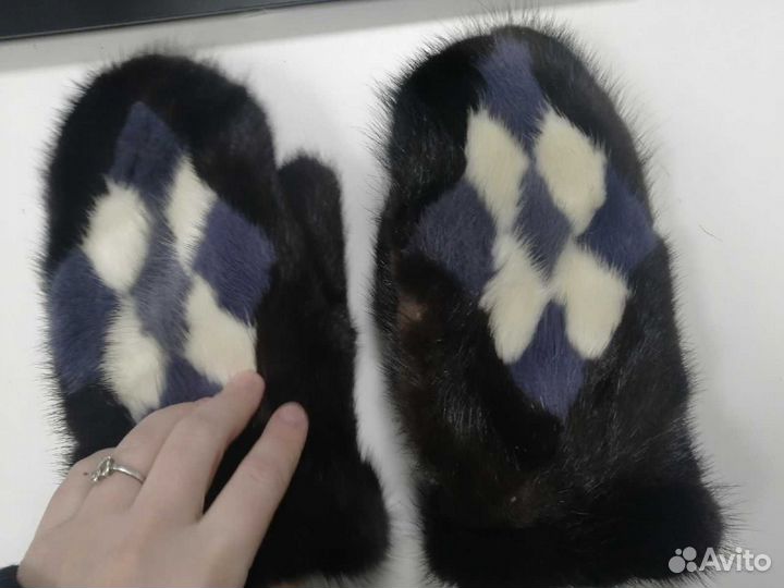Норковые варежки новые