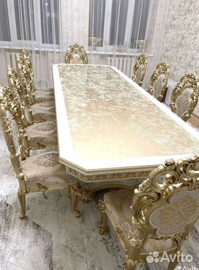 Столы и стулья