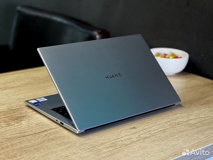 Ноутбук huawei MateBook D 14/i5-11gen/8gb/ssd512