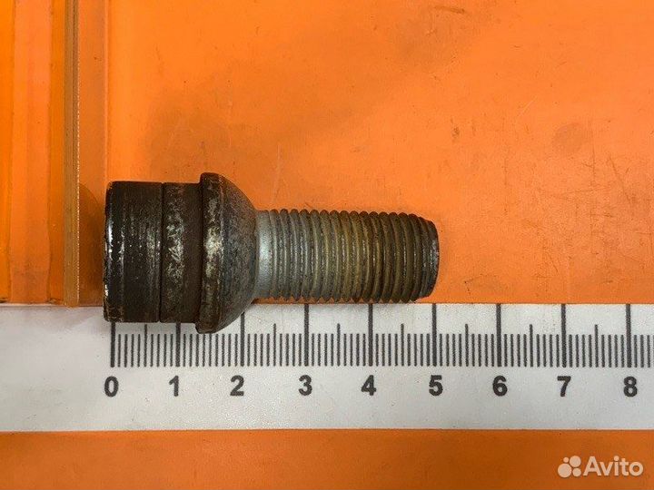 Болт колесный(секретка) Audi A4 B8/8K cdnb 2013