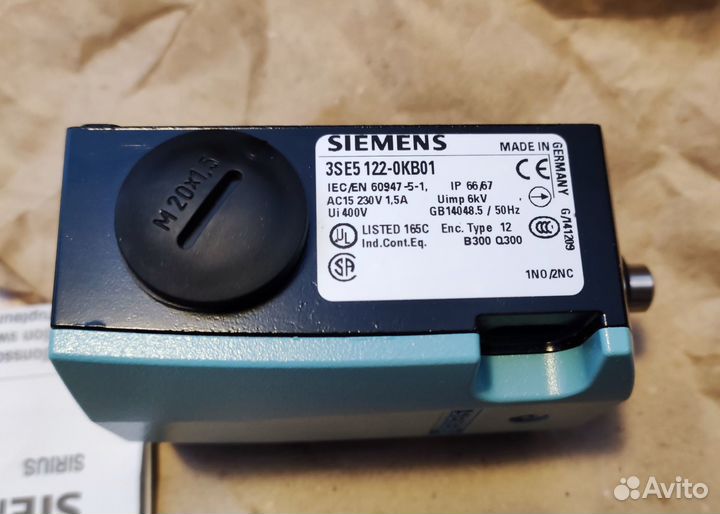 Позиционный выключатель Siemens 3SE5122-0KB01