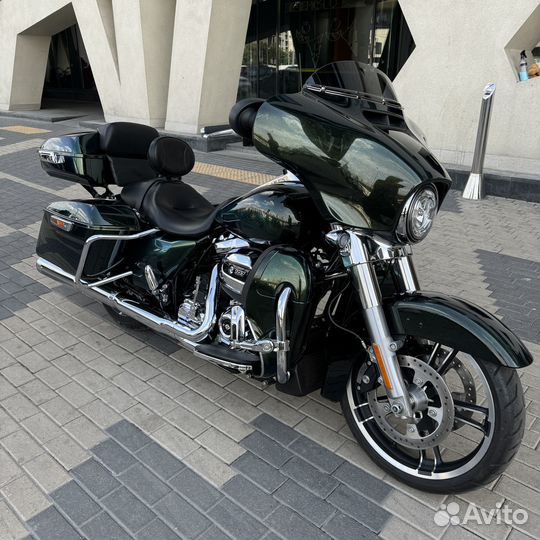 Street Glide 2018 (Hard Candy Custom)