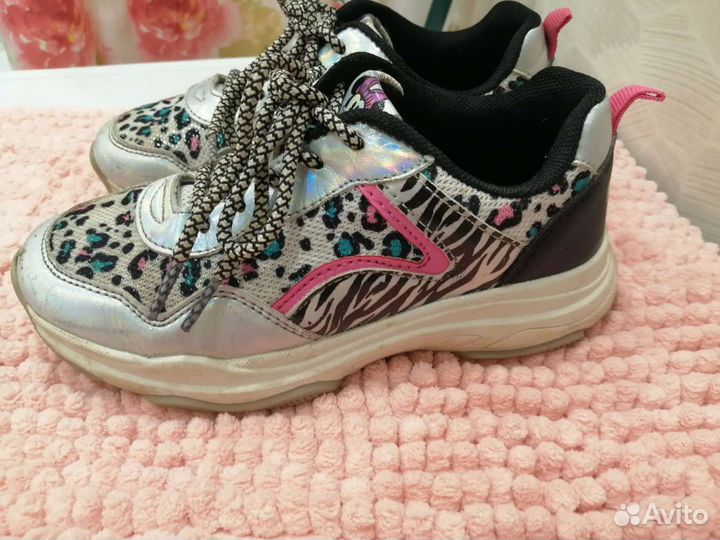 Кроссовки для девочки