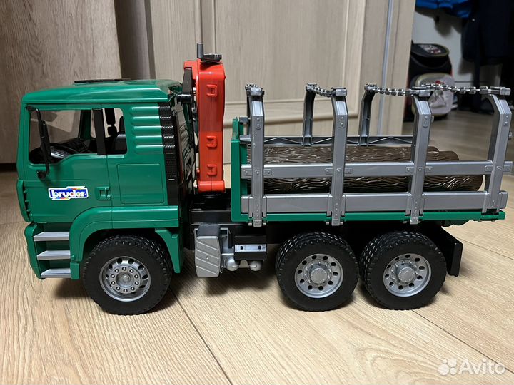 Bruder лесовоз