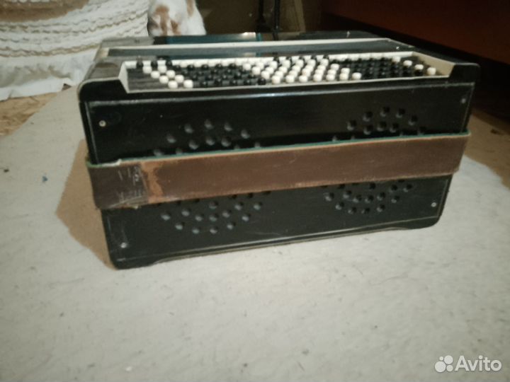 Баян трëхрядный