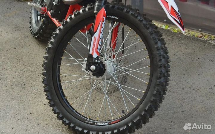 Мотоцикл Progasi Super Max 250 черно-красный