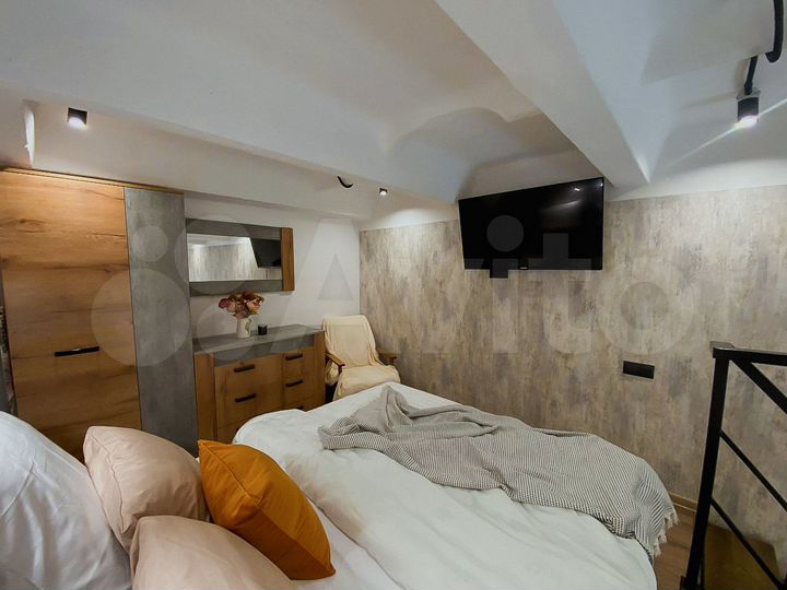 Квартира-студия, 30,4 м², 2/3 эт.